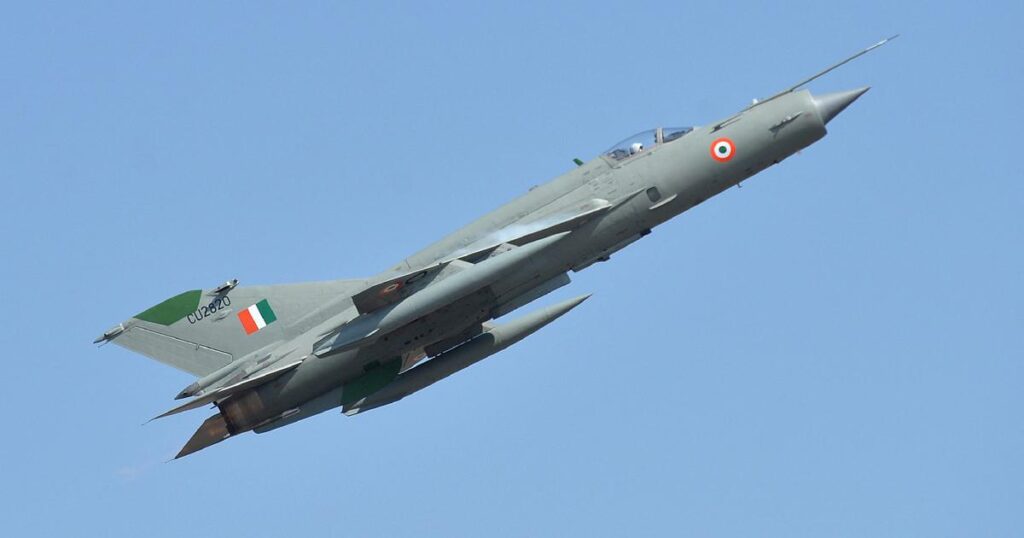 MiG-21 crashes in Rajasthan, IAF pilot killed