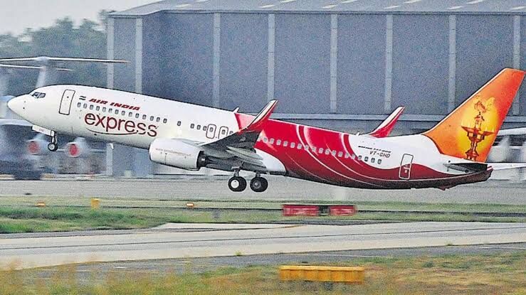 Air India Express agreed to renew the cabin crew contract for five years, which had been reduced to one year by the management