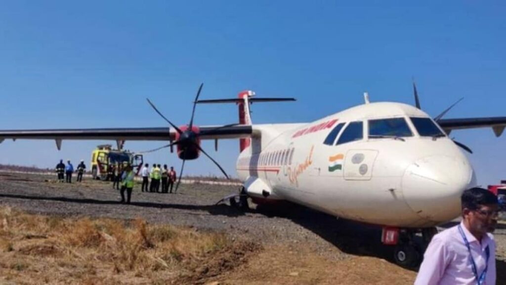 Alliance Air ATR-72 with 55 passengers on board crashed off the runway in Jabalpur. At 11.32 a.m., the flight took off from Delhi.