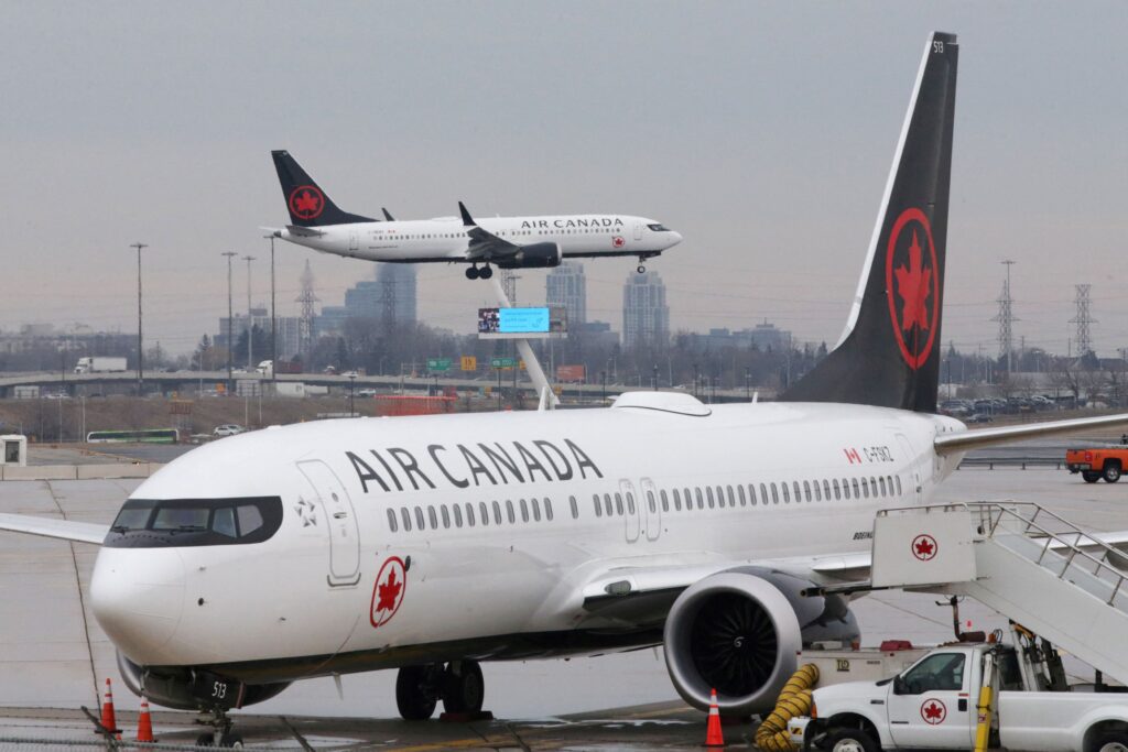 Air Canada Boeing 737 MAX 8