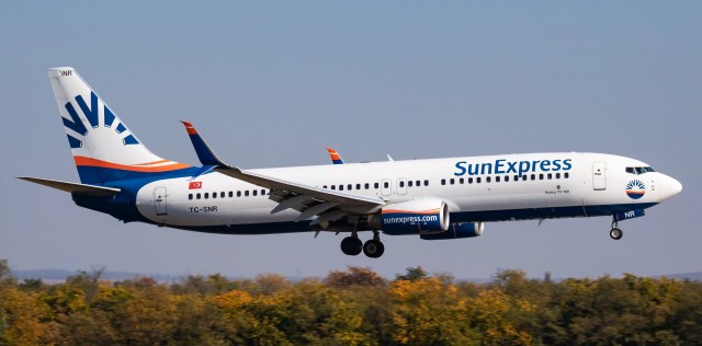 Snake Head Found In SunExpress Flight Meal | EXCLUSIVE