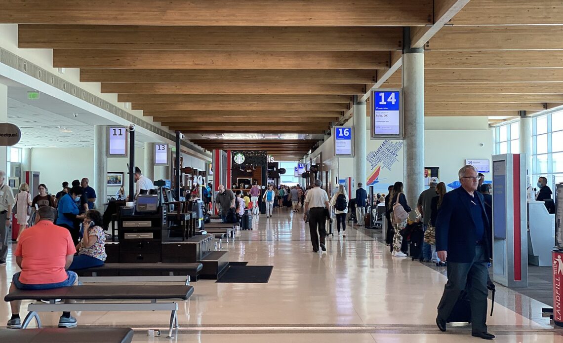 DallasFort Worth Airport Faces Significant Flight Delays Amid Extreme