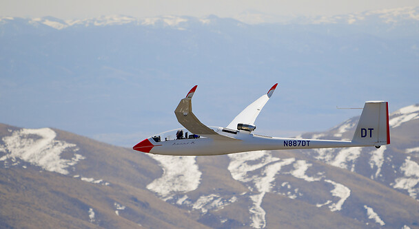 Airbus to test hydrogen contrails with glider