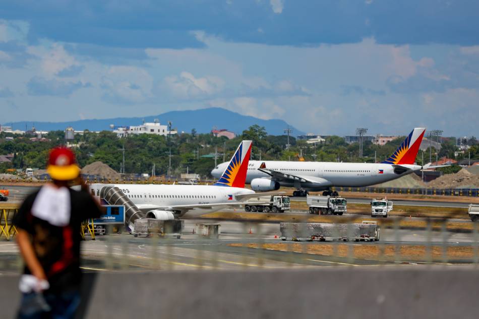 Philippine Airlines flight from LA, turbulence caused 12 injuries | EXCLUSIVE