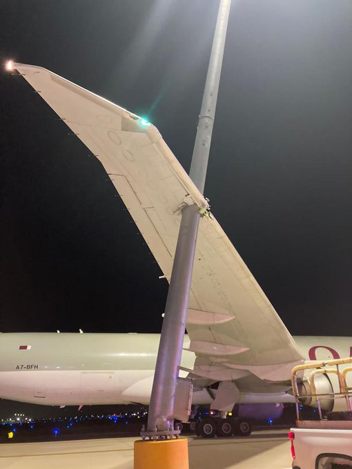 Qatar Airways Boeing 777F Cargo hits the Pole.