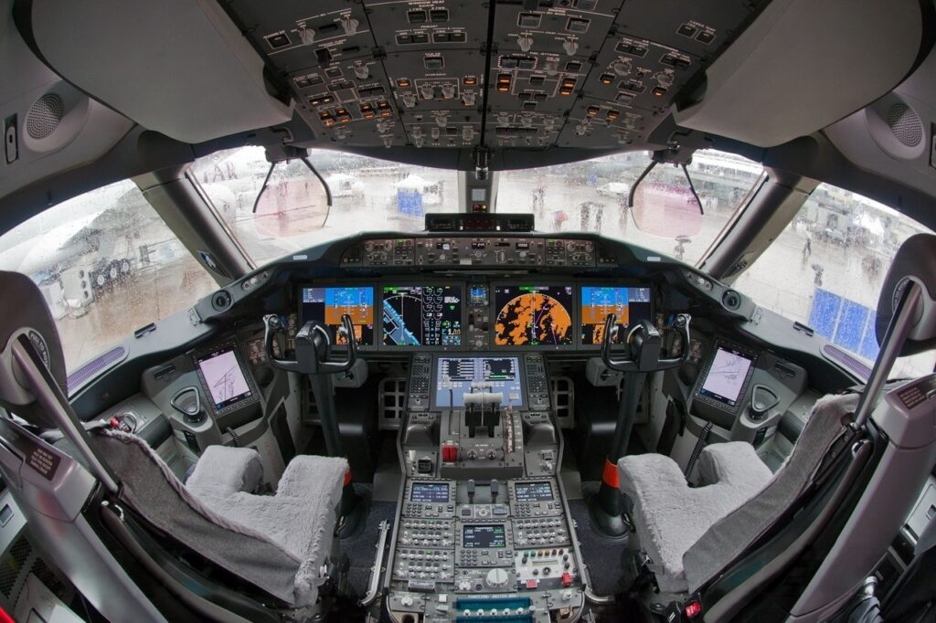 Boeing-787-cockpit