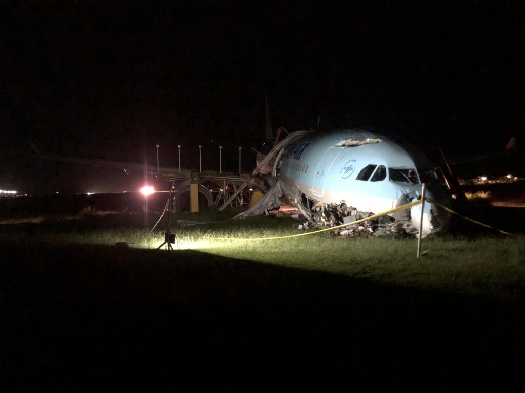 Korean Air A330 Crash Lands At Cebu International Airport Due To Heavy Rain | Exclusive
