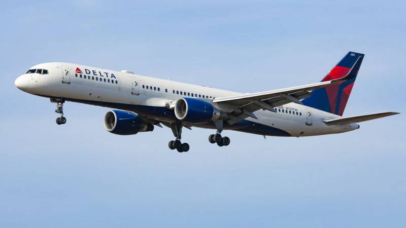 Delta Airline passenger throws a bottle at another passenger | EXCLUSIVE