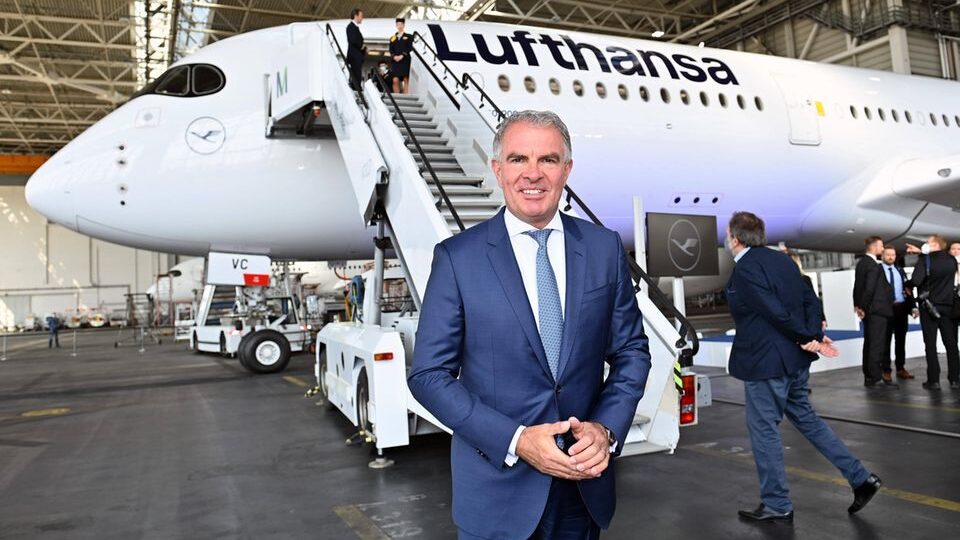 Carsten-Spohr-CEO-of-Lufthansa-Group-In-talks-withTATA-Air-India-for-Partnership