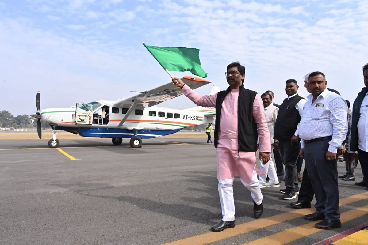 Scindia Inaugurates Indiaone Air's Jamshedpurkolkata Commercial Flight