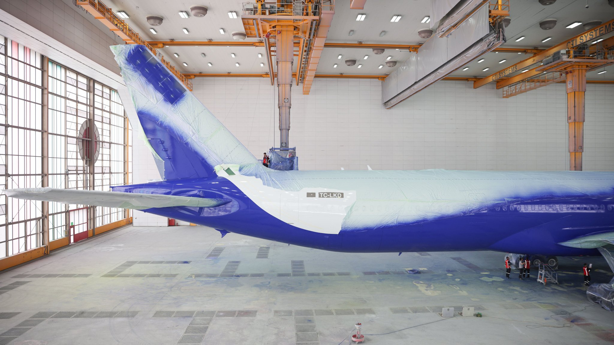 IndiGo airlines wet leased Boeing 777 | Photo: VT-VLO twitter user