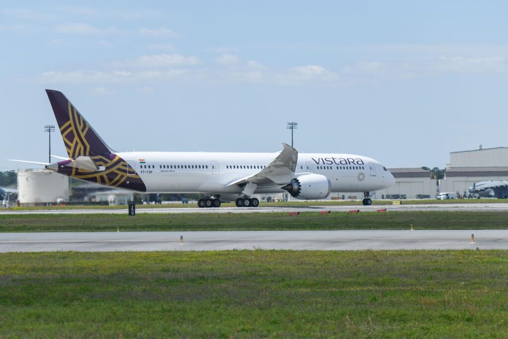 Vistara Boeing 787 Dreamliner VT-TSP, for Mumbai to London Flights