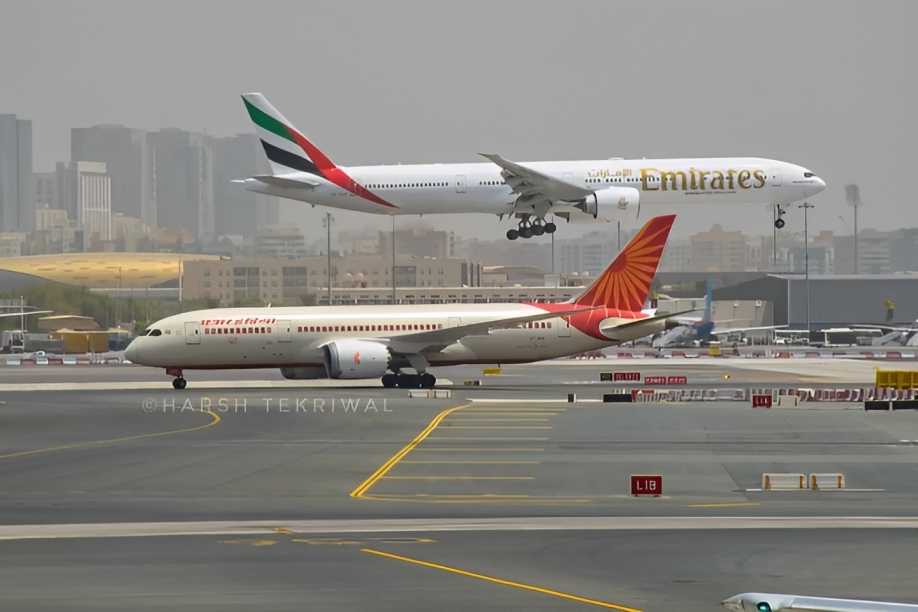 Air India Boeing 787 and Emirates Boeing 777