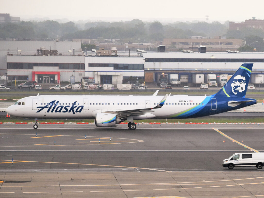 Alaska Airlines (AS), based at Seattle Tacoma International Airport (SEA), is preparing to conclude its operations with the Airbus A321neo aircraft by the end of this month. 