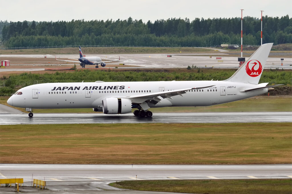 Japan Airlines Boeing 787 Dreamliner