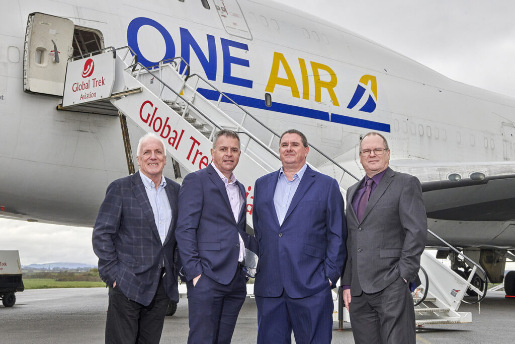 Photo : One Air Team https://www.google.com/url?sa=i&url=https%3A%2F%2Fwww.aviation24.be%2Fairlines%2Fone-air%2Fone-air-takes-off-as-britains-newest-all-cargo-airline-to-meet-demand-for-freighter-services%2F&psig=AOvVaw0JR9d9Kokcxpw3oIVTdX0k&ust=1682505979537000&source=images&cd=vfe&ved=0CBQQjhxqFwoTCIj3_6vtxP4CFQAAAAAdAAAAABAE