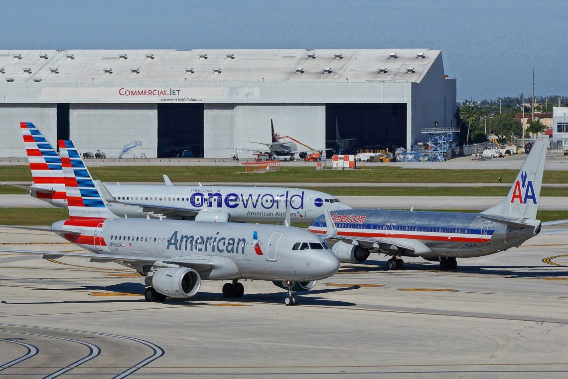 1620px American Airlines B737s At Miami International Airport 1140x760 