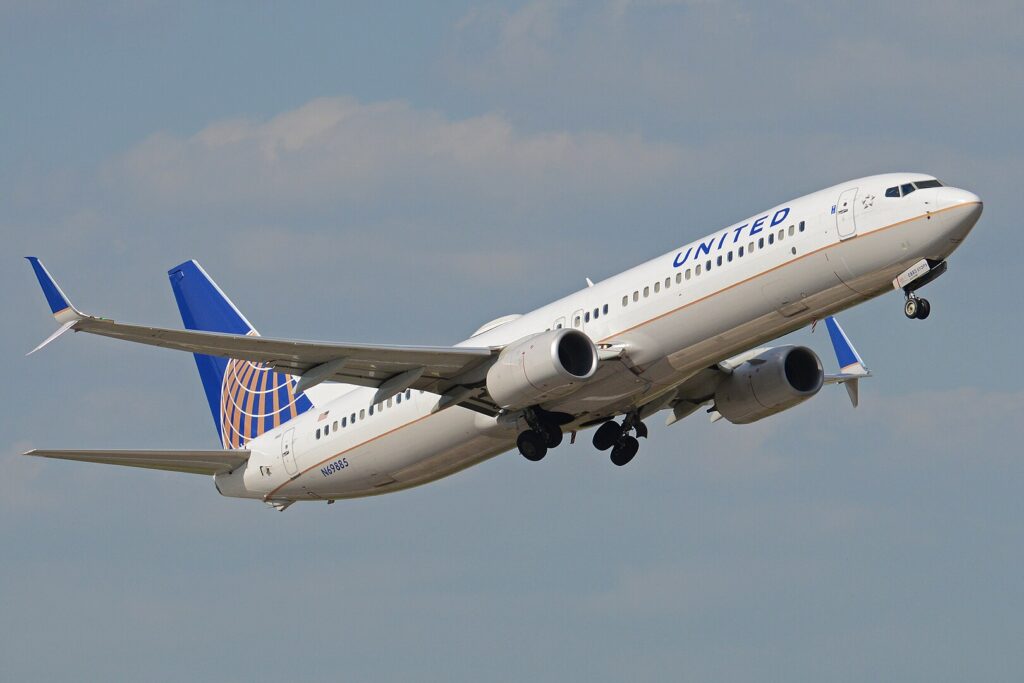 United Airlines Flight from Indianapolis to Denver makes Emergency Landing at Omaha | Exclusive
