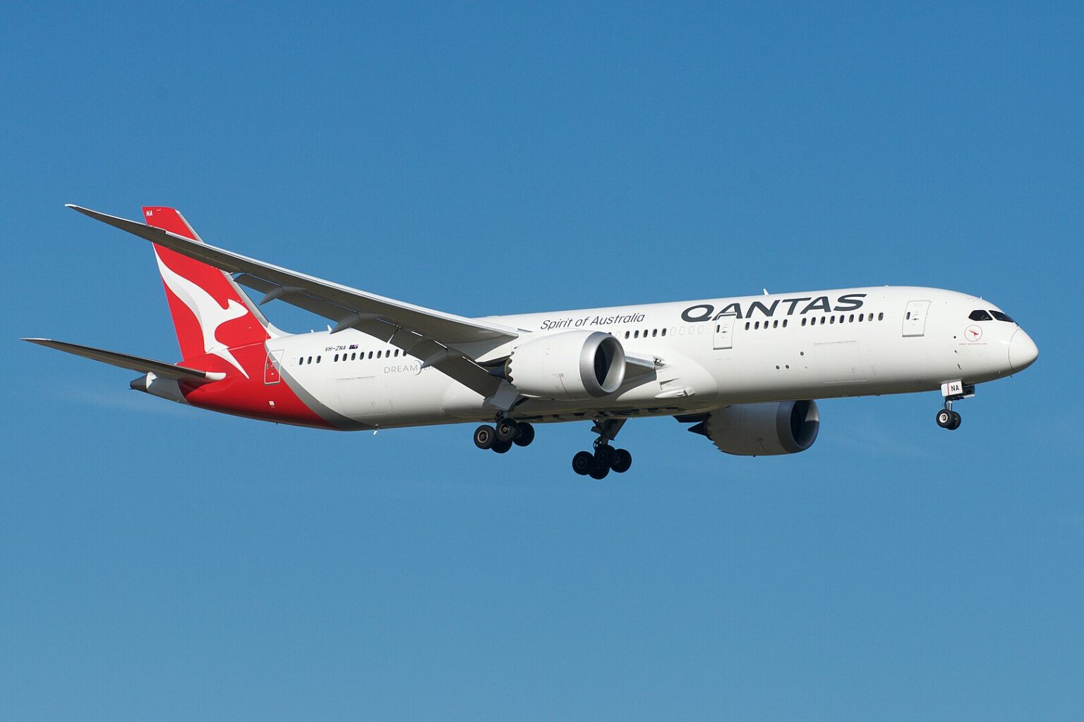 Qantas Reveals New 787 'Go Australia' Livery for Paris Olympics ...