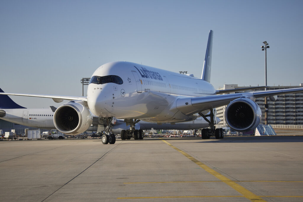 Lufthansa to Get Four More and New Airbus A350s