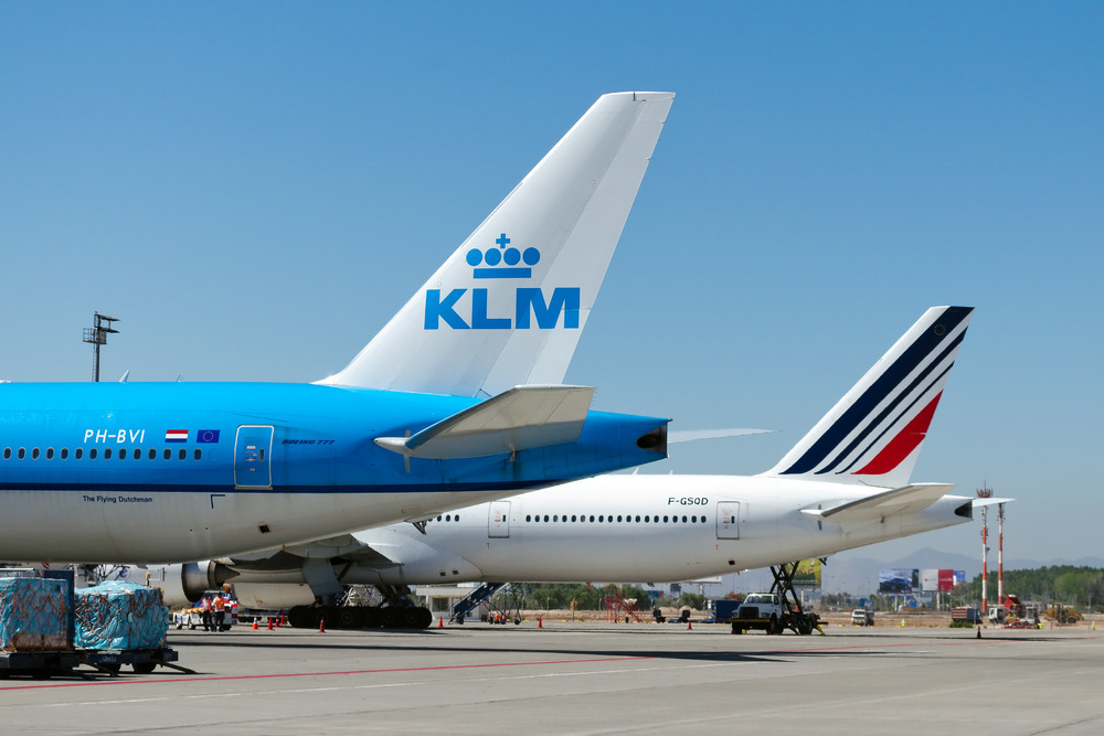 Air France (AF) KLM (KL) has initiated a formal process to replace some of its older widebody aircraft in an effort to acquire more fuel-efficient jets from Airbus or Boeing to cater to the growing demand for long-haul travel.