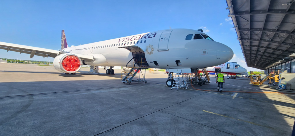 Vistara VT-TVJ at Hamburg (XFW)