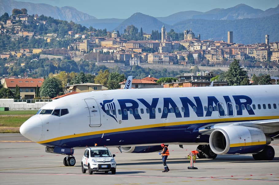 Ryanair and over 700,000 passengers urging EU Commission to safeguard overflights amidst French ATC Strikes