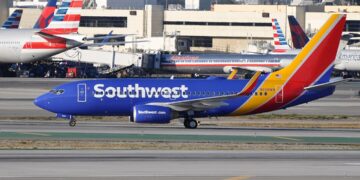 Southwest Airlines Boeing 737 from Las Vegas to Chicago Experienced the Tire Burst