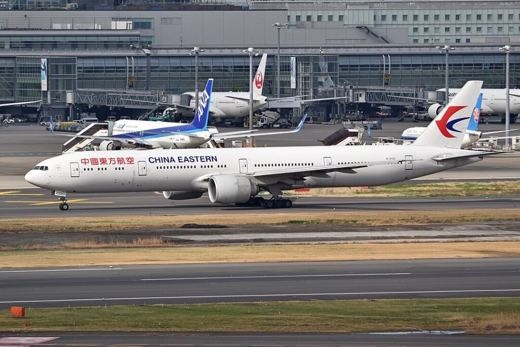 China Eastern Airlines Adds More Flights to Paris and Madrid