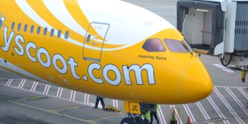 Singapore's Scoot Boeing 787 Lands Without Nose Wheel in Taiwan