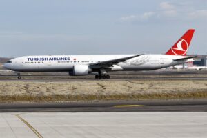 Turkish Airlines Boeing 777 Pilots Makes Emergency Landing at New York JFK