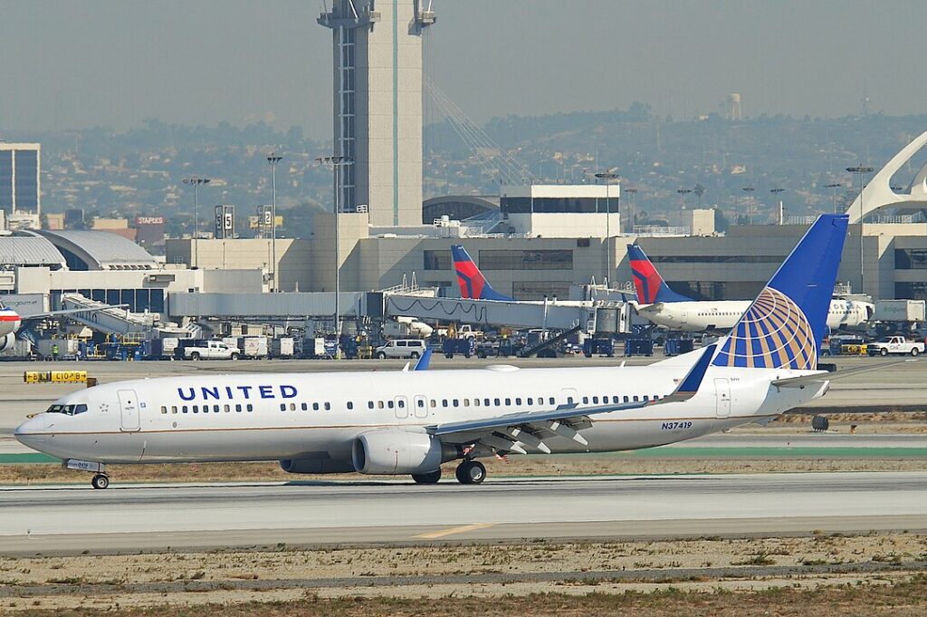 United Airlines (UA) flight operated by Boeing 737 aircraft experienced a tire burst during takeoff from Denver International Airport (DEN).