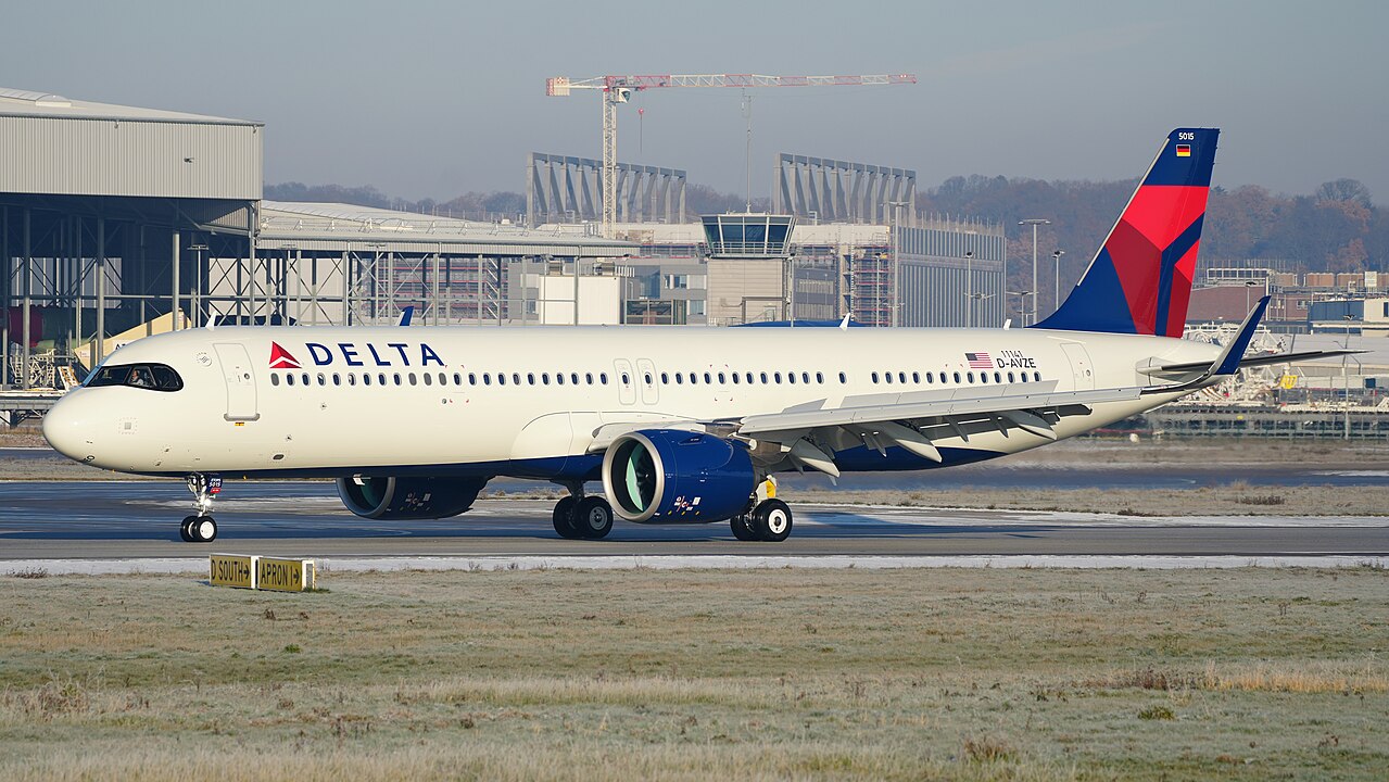 Delta A321 Aborts Takeoff to Avoid Collision at Nashville Airport