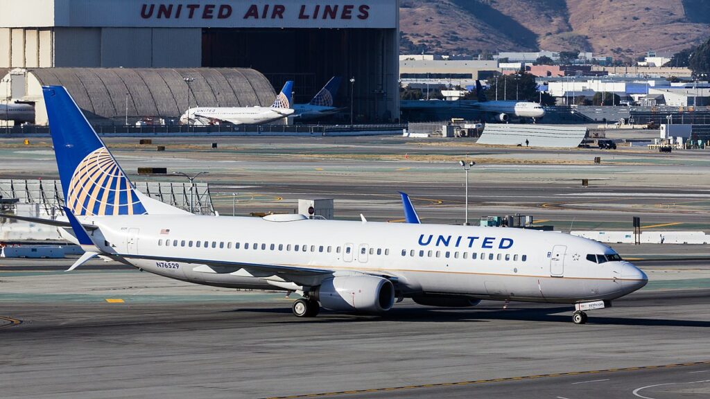 United Airlines flight departing from San Francisco International Airport on Friday morning arrived in Oregon with an external panel missing .