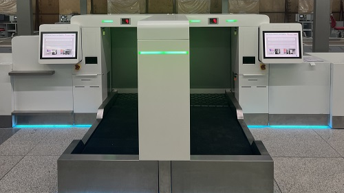 In a bid to enhance the overall airport experience and streamline the baggage drop-off process, Delhi airport operator DIAL has recently implemented the Self Baggage Drop (SBD) facility at Terminal 3. 