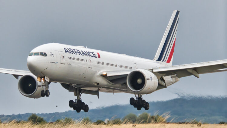 Air France Los Angeles to Paris Flight Declares Emergency | Latest ...