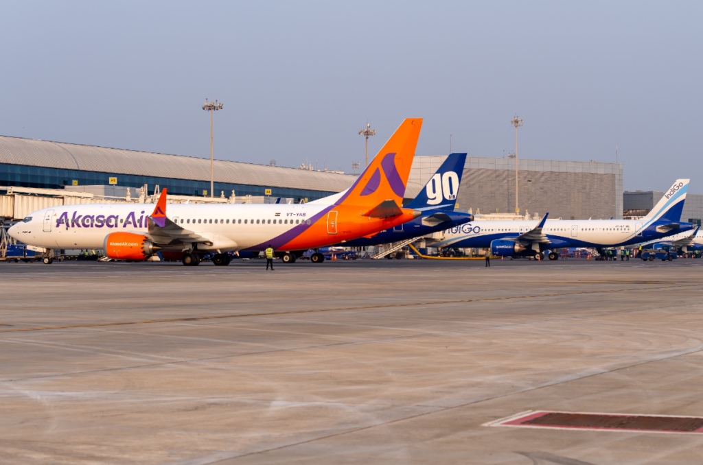MUMBAI- Today, on October 17, both runways at Mumbai Airport (BOM), officially known as Chhatrapati Shivaji Maharaj International Airport (CSMIA), will undergo maintenance work, resulting in a six-hour closure with no flight operations.