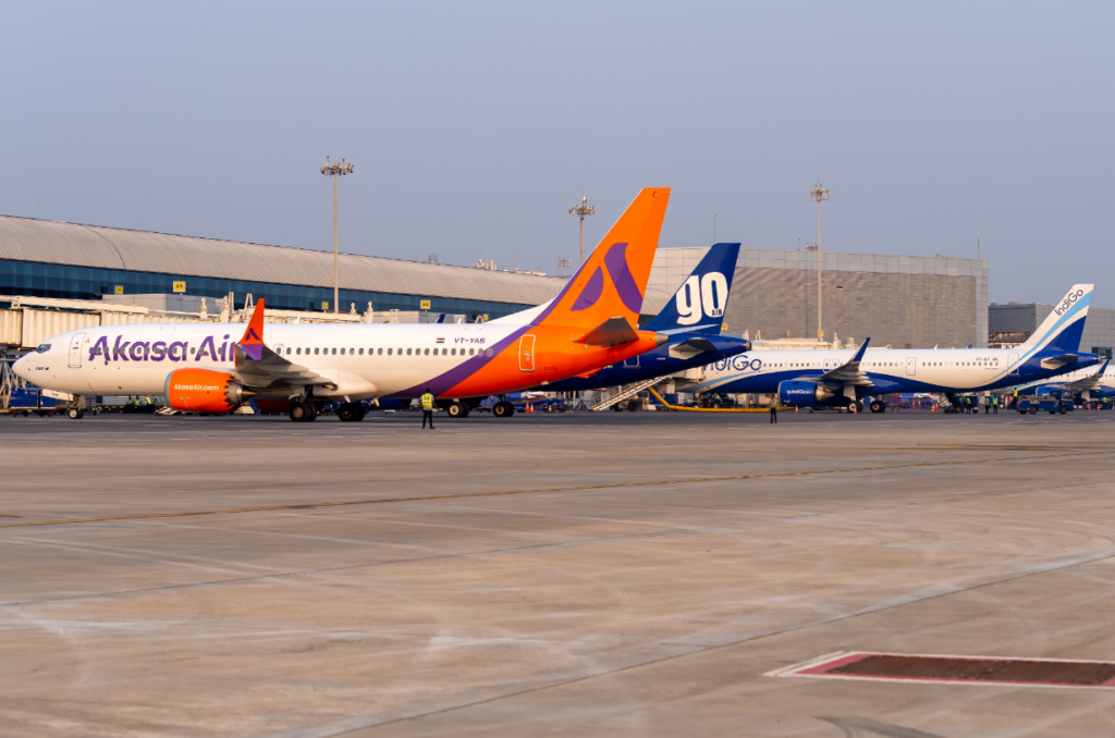 Adani Airports Holdings successfully raised Rs 400 crore through secured, listed, rated, non-convertible debentures with a 10% offering for three and five years, according to senior officials in the money market. 