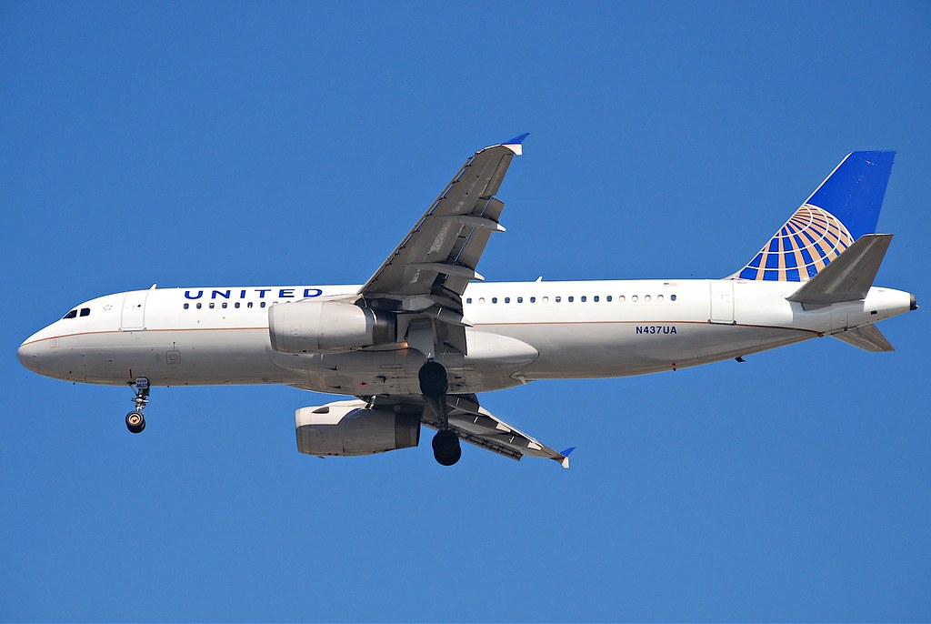 SAN FRANCISCO- The United Airlines (UA) flight, originally en route to Vancouver (YVR), Canada, from Los Angeles (LAX), was grounded at San Francisco International Airport (SFO) after a passenger disclosed the alleged bomb threat, as the airport's duty manager reported.