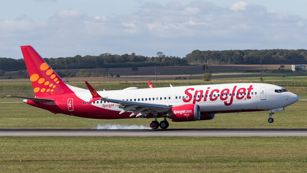 SpiceJet Cuts Flights by 20% Due to Shortage of New Aircraft and Pilots