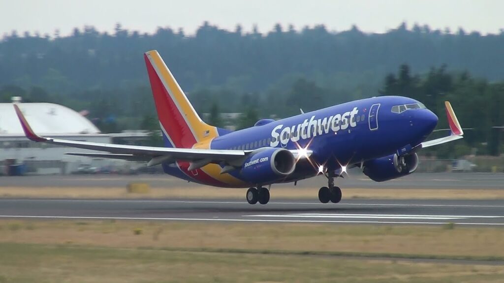 Southwest Airlines Boeing 737 from Las Vegas to Chicago Experienced the Tire Burst