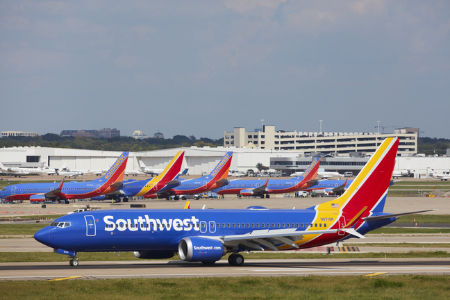 Amidst a weekend filled with travel disruptions, US airlines encountered over 17,000 flight delays and nearly 2,000 cancellations nationwide. 