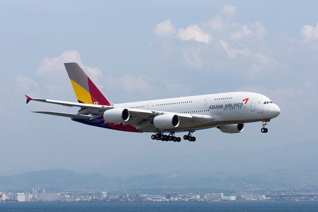 Asiana Airlines (OZ) Flight OZ350 from Seoul (ICN) to Frankfurt (FRA) usually operates with an Airbus A350, a carbon twin-engine aircraft. 