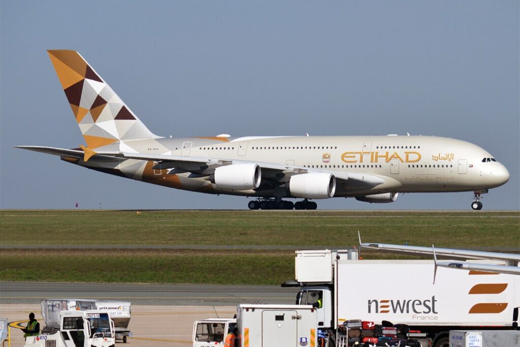 Etihad Airways (EY) submitted revisions to its Airbus A380 services for the Northern summer 2024 season, announcing the resumption of A380 operations on the Abu Dhabi (AUH) – New York (JFK) route starting April 22, 2024. 