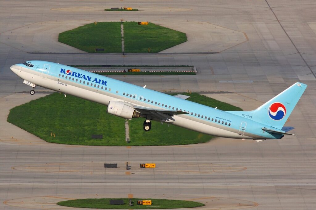 On Saturday evening (June 22, 2024), passengers aboard a Korean Air (KE) Boeing 737 MAX 8 experienced severe nosebleeds and ear pain following pressurization problems approximately 50 minutes after departing from Seoul Incheon Airport (ICN).