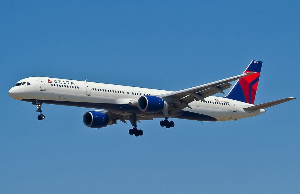 The inaugural flight of Delta and LATAM's debut Joint Venture route in the Brazilian market has successfully arrived in Los Angeles (LAX). 