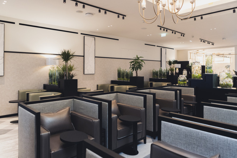 Flag carrier of UAE, Emirates (EK), has joined forces with Extime at Paris Charles de Gaulle (CDG) Airport to introduce an exclusive lounge space in Terminal 1, just in time for the bustling summer travel season. 