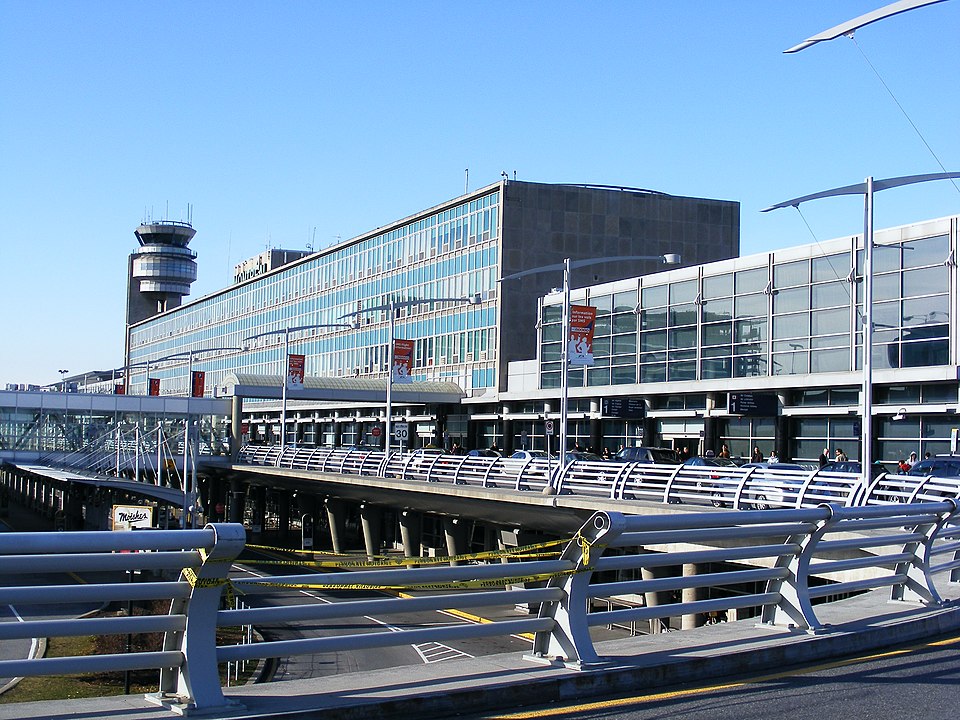 A devastating incident occurred at Pierre-Elliott-Trudeau International Airport in Montreal (YUL), as a worker dies accidentally.