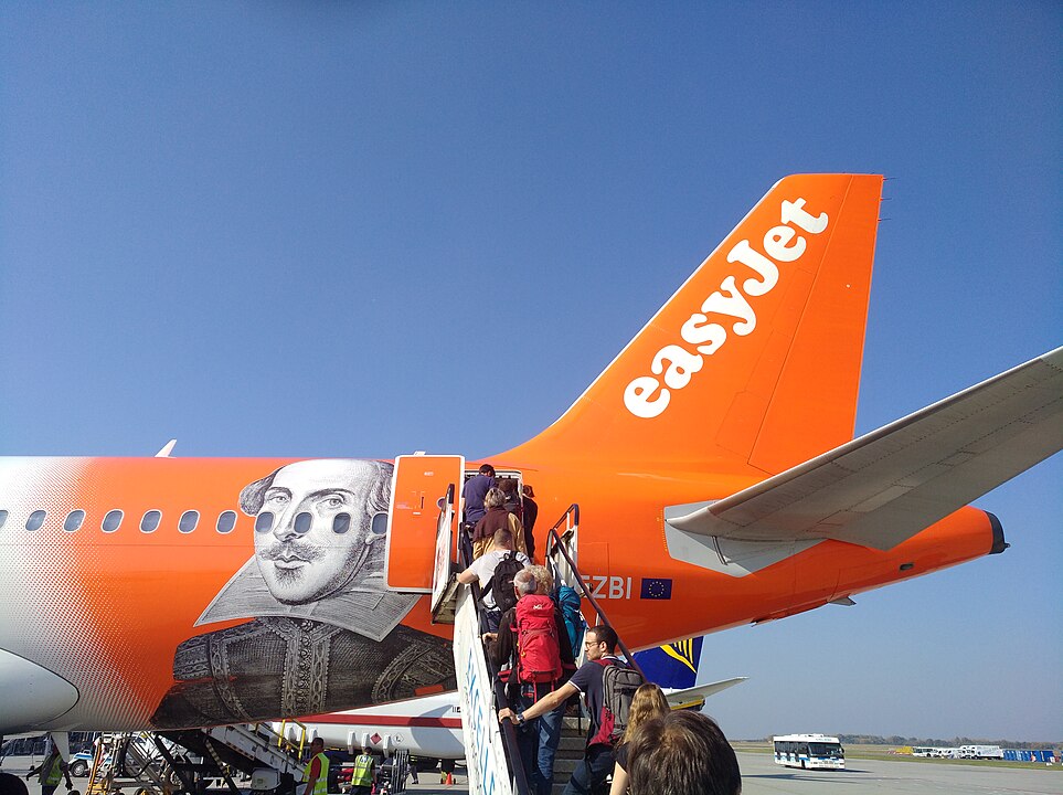 easyJet Cancels 1700 Flights; How to Claim the Compensation Now?