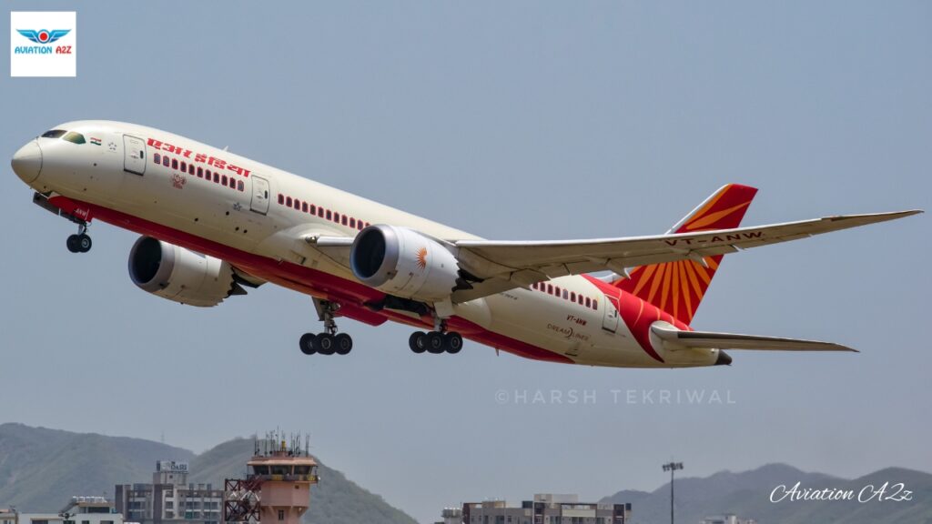  Air India Boeing 787 Dreamliner flight from Delhi to London Gatwick Airport (LGW) recently experienced a cabin leak.